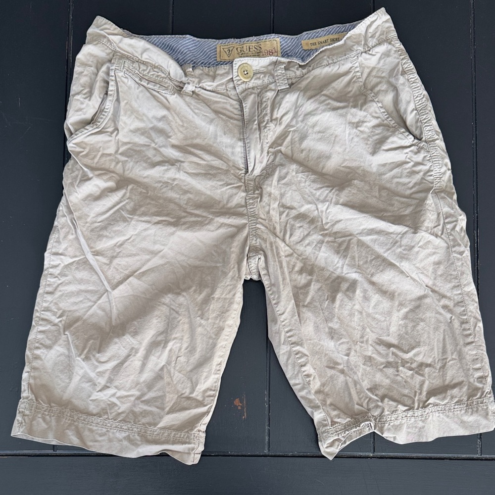 GUESS Men's Light Tan Flat Front Shorts